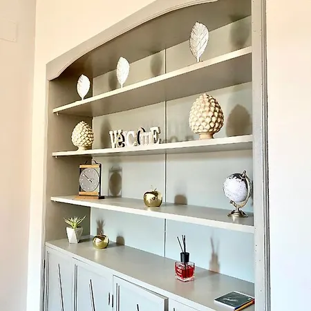 Upi-up Staying * Rome