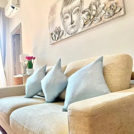 Upi-up Staying Apartment