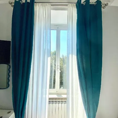 Upi-up Staying Řím