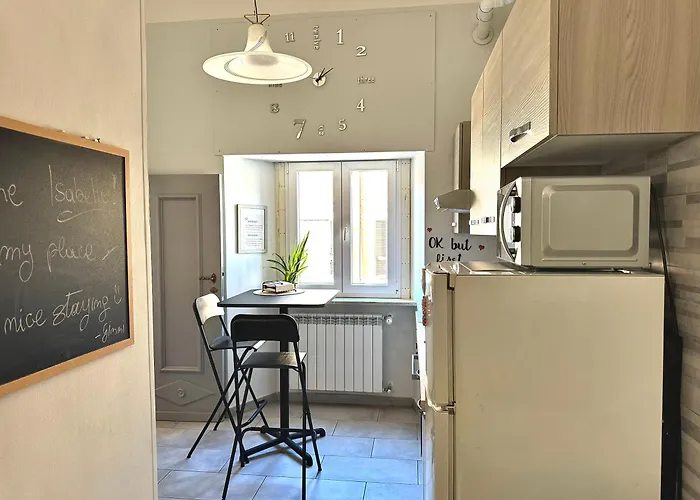 Upi-up Staying * Roma